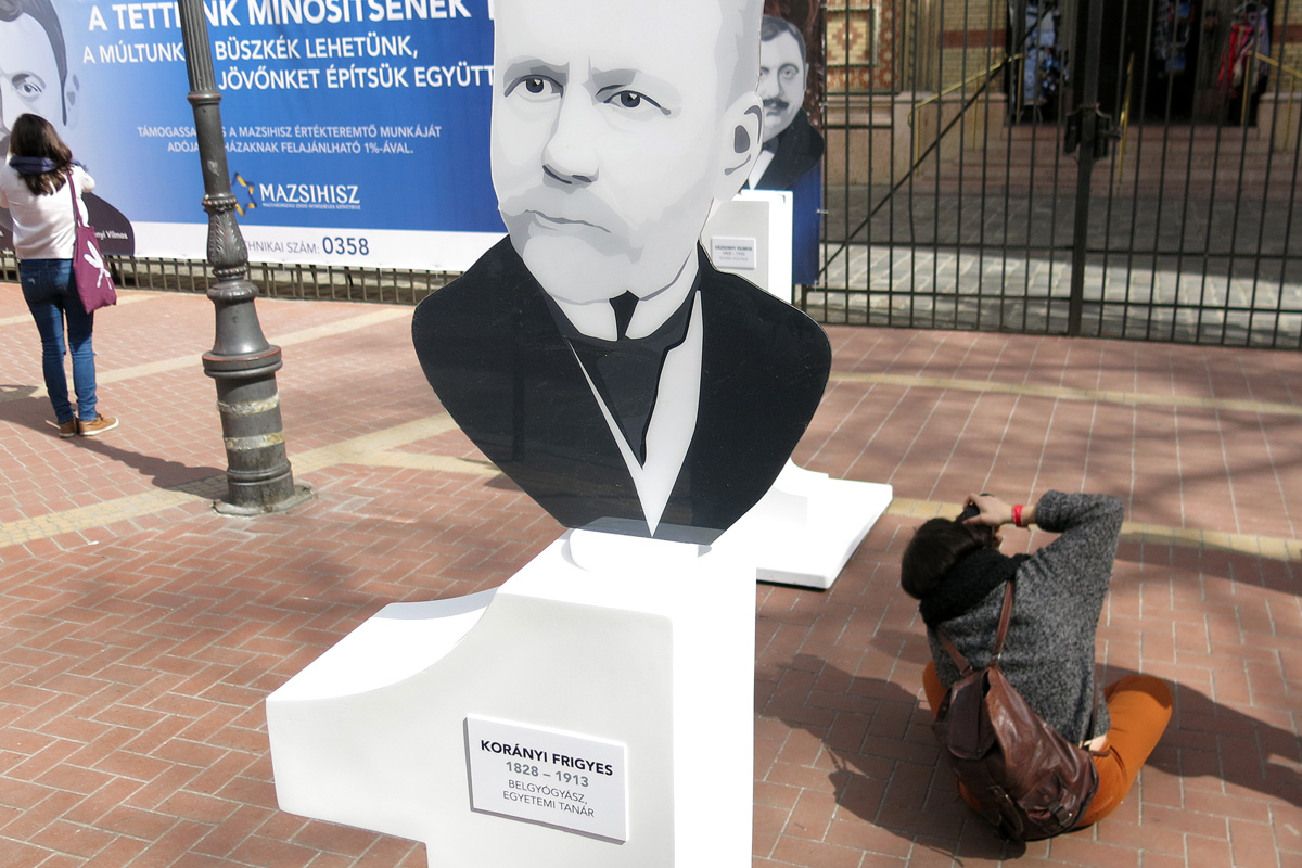 Illustration for article titled Nézzétek már, milyen aprócska ez a zsidó!