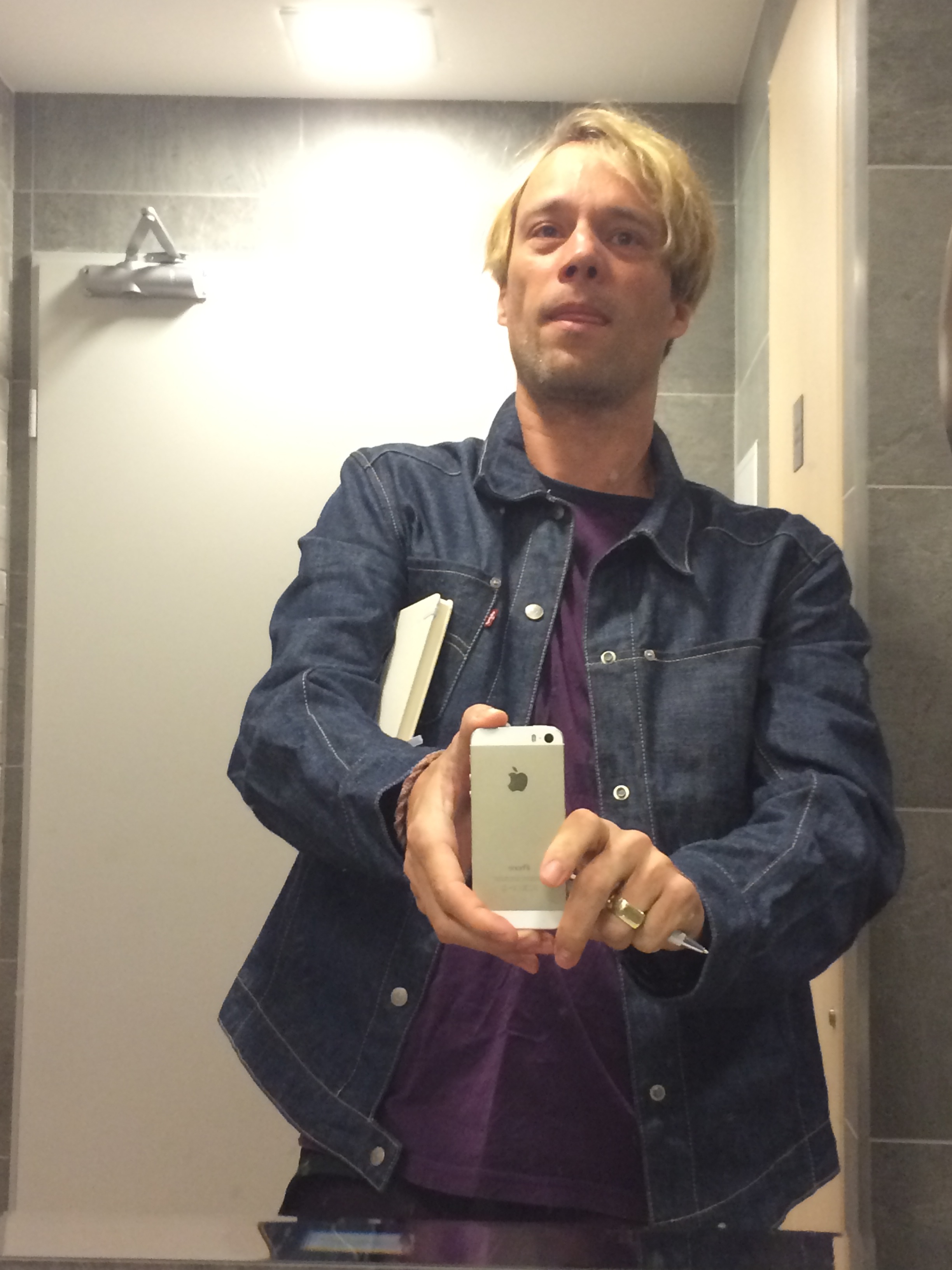 Illustration for article titled Mostantól a pénztáros seggét is megnézheted a KFC-ben