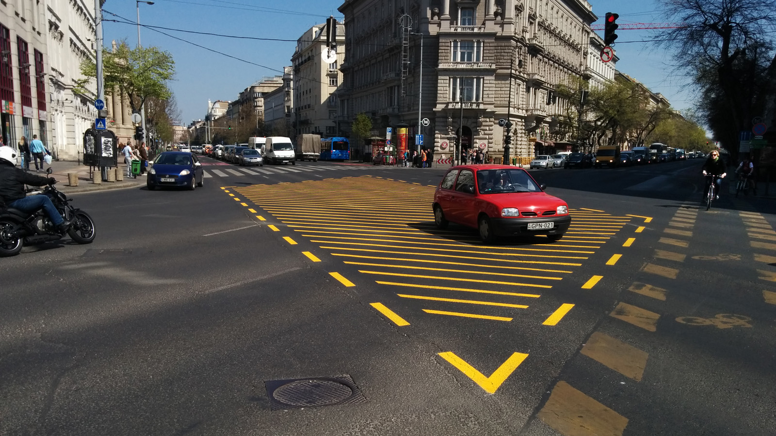 Végre felújították a BAJ-kereszteződés csíkjait