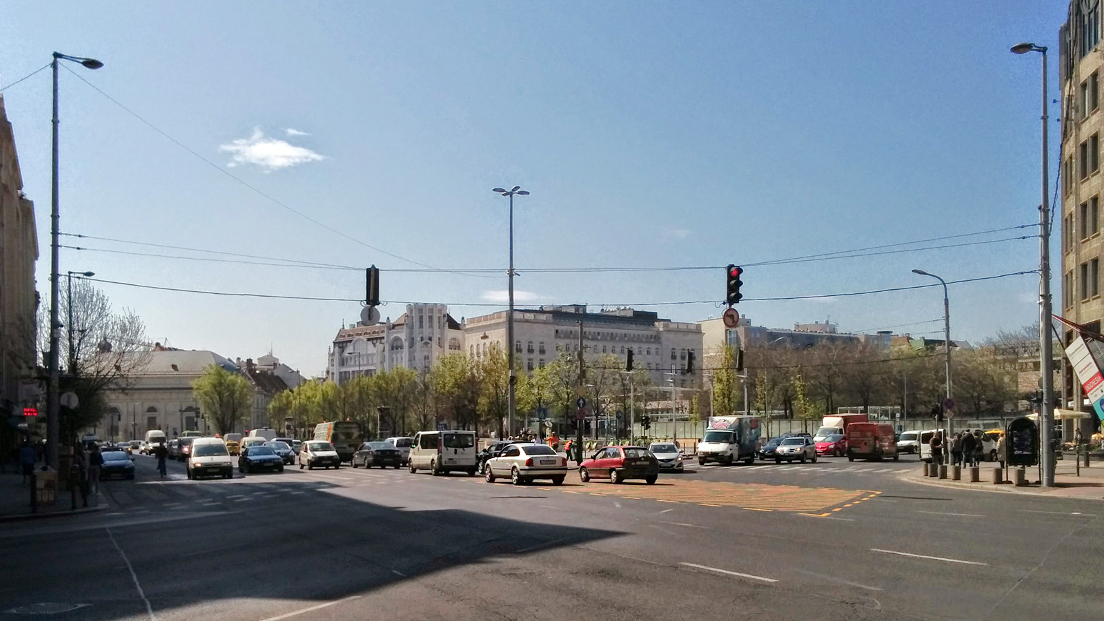 Illustration for article titled Végre felújították a BAJ-kereszteződés csíkjait