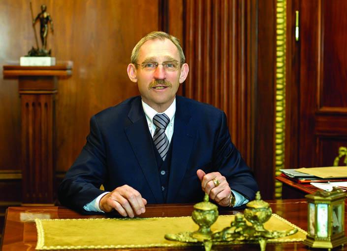 Illustration for article titled A nap agyonretusált macája Pintér Sándor belügyminiszter