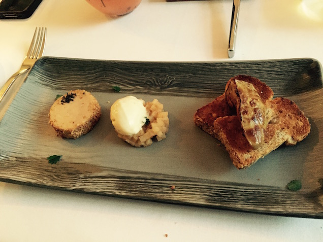 Illustration for article titled Újhagyma partedlivel, műfű ajtó alá tolva – megkóstoltuk Émile-t