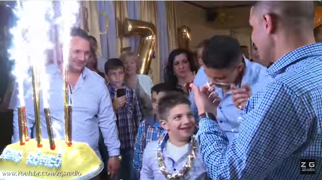 Illustration for article titled Hastáncosnők nyomták a hetedik szülinapján