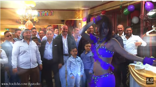 Illustration for article titled Hastáncosnők nyomták a hetedik szülinapján