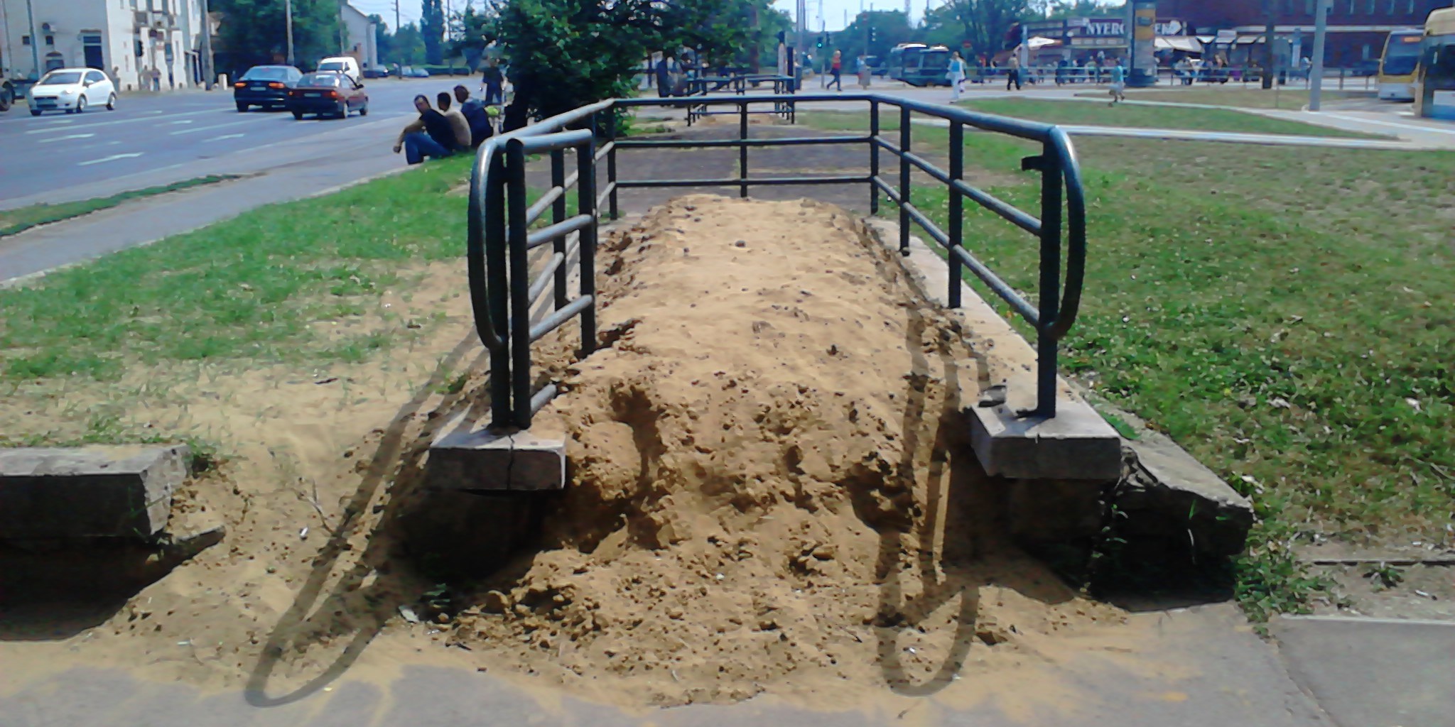 Így már biztos nem vizelnek a hajléktalanok a nyilvános vécé lépcsőjére