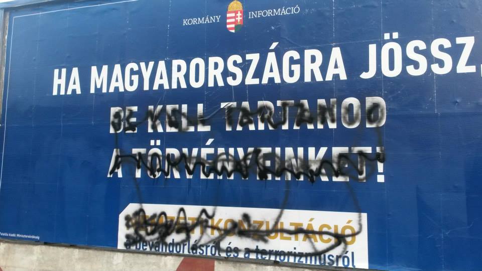 Éjjel több plakátrongálót is bevittek a rendőrök (frissítve!)