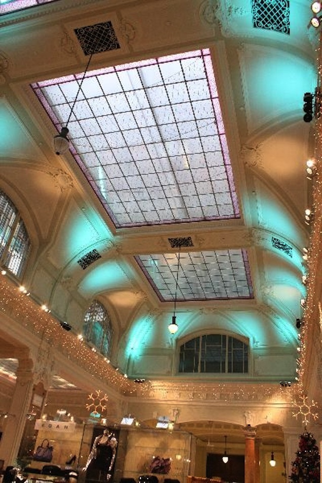 Illustration for article titled Igazi palotában lakik Habony Árpád