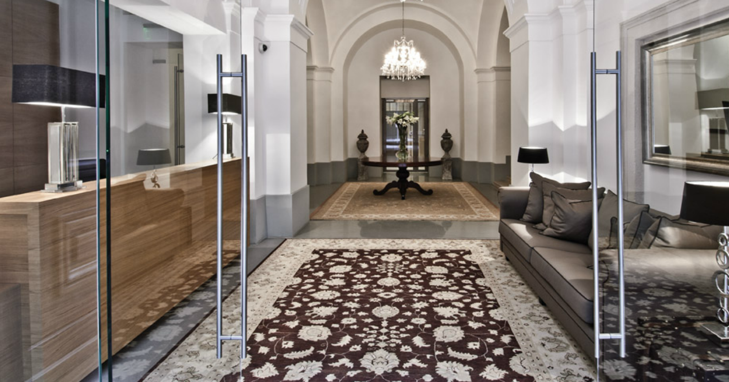 Illustration for article titled Igazi palotában lakik Habony Árpád