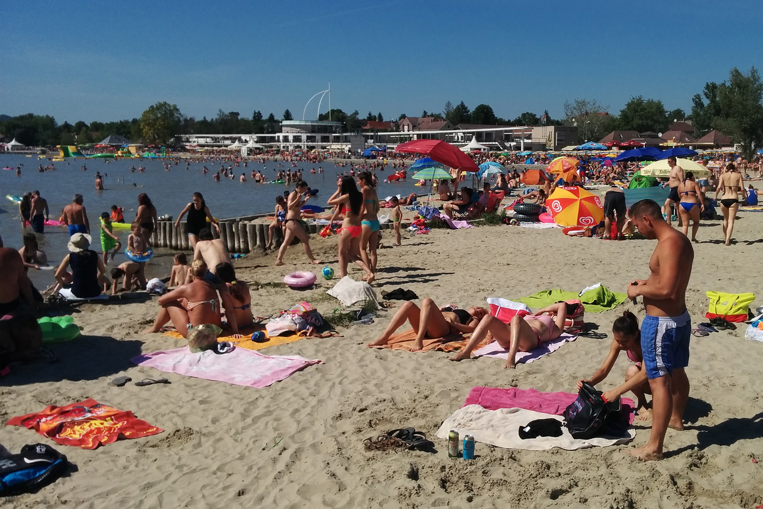 Illustration for article titled Tényleg Velence lett az új Siófok?