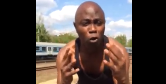 A Vona nem vár – énekli Fekete Pákó