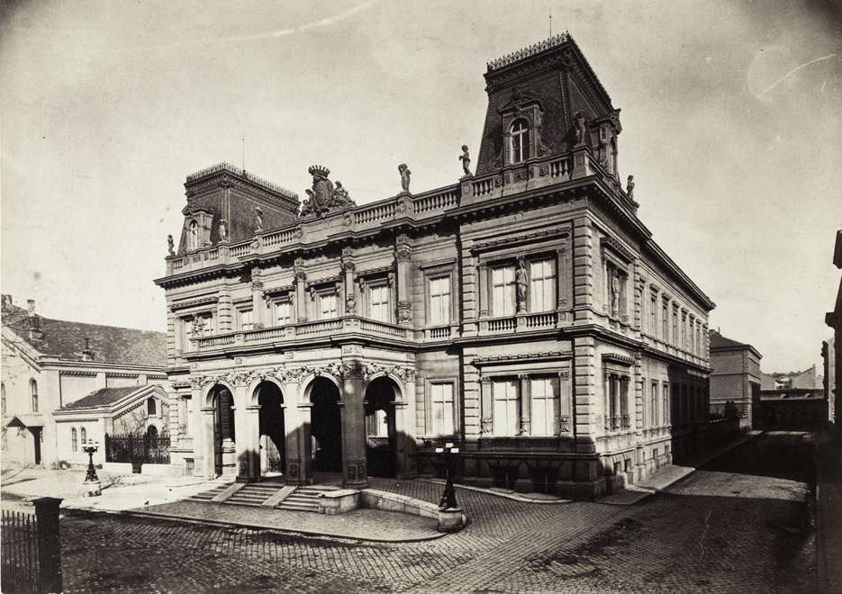 Illustration for article titled Holnemvolt Budapest