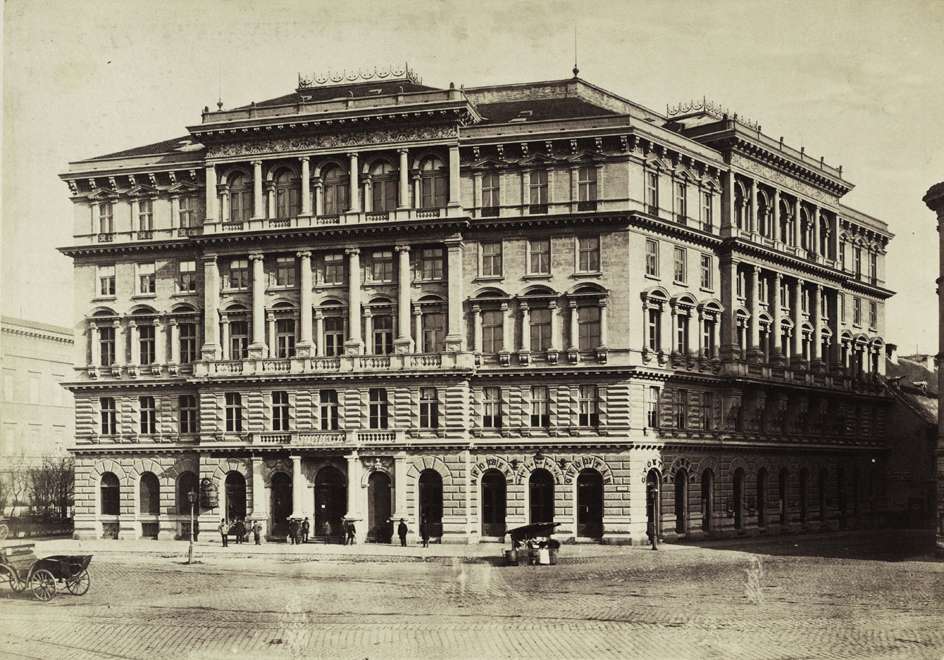 Illustration for article titled Holnemvolt Budapest