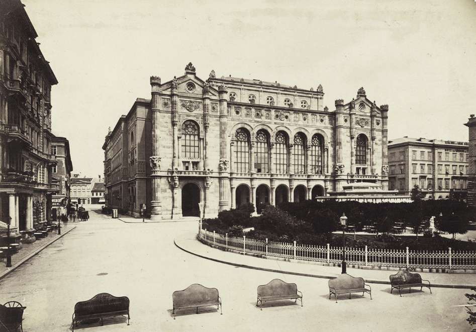 Illustration for article titled Holnemvolt Budapest