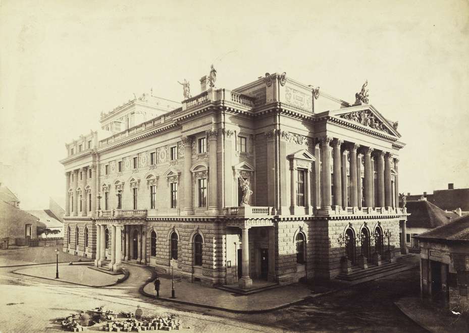 Illustration for article titled Holnemvolt Budapest