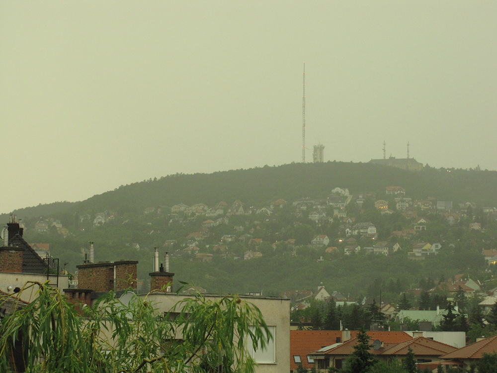 Zöld lett az ég, akkora vihar volt