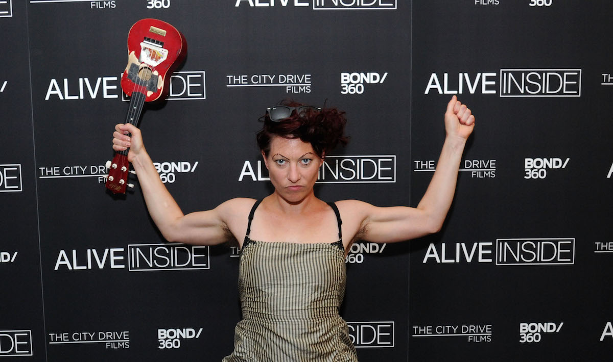 Szőr minden nőn nő