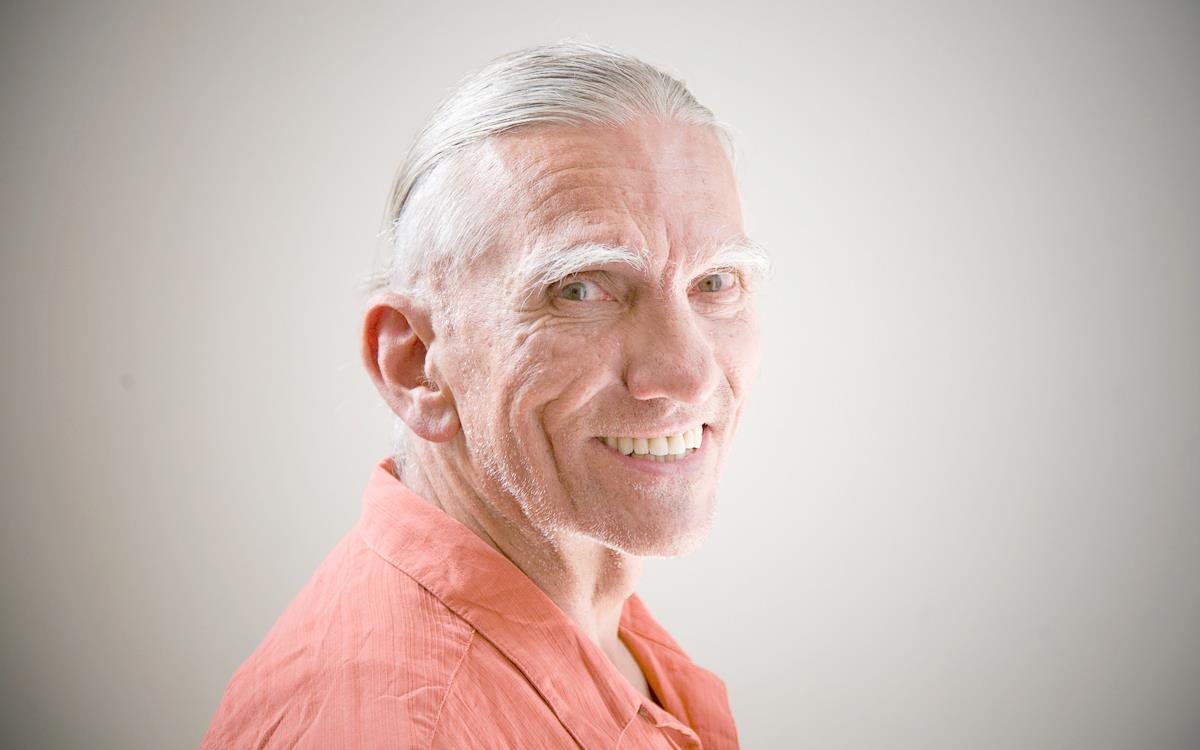 Meghalt Kovácsy Tibor, a Magyar Narancs legendája