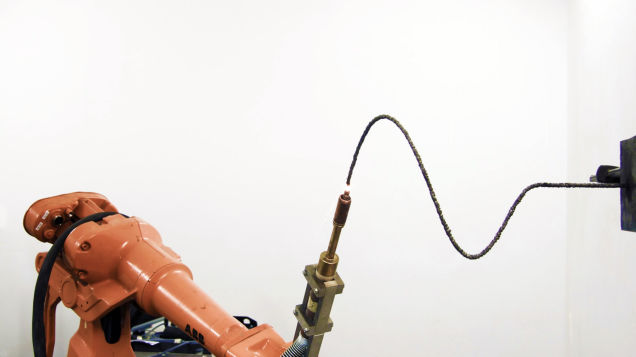 Illustration for article titled Robotkarokkal nyomtatnának acélhidat egy csatorna fölé