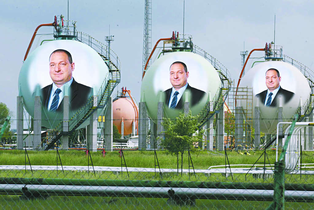 A reggeli grafikaversenyt a Népszava nyerte 3 rezsibiztossal