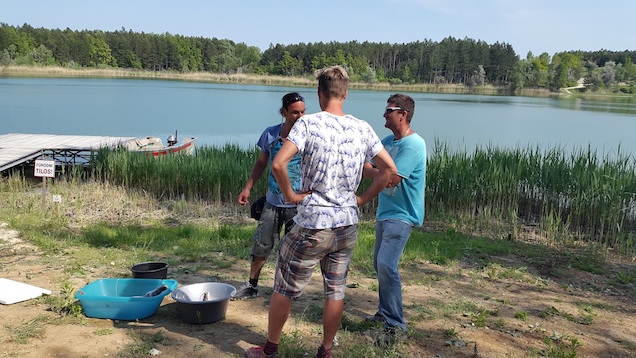 Illustration for article titled Beépülés: így forgattam reklámot a világ legmenőbb autóversenyzőjével