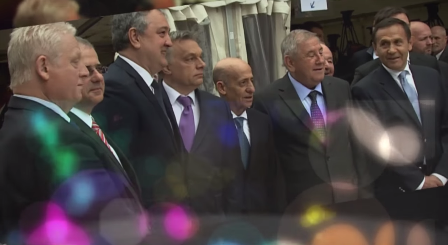 Illustration for article titled Demjén Rózsi vizes vb-himnuszának 8 legfontosabb pillanata