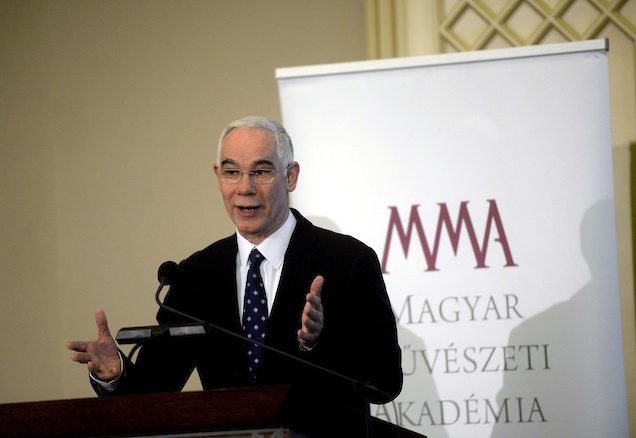 Az önök tulajdonosa megsértette a miniszterelnököt, aki jó barátom