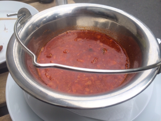 Illustration for article titled Bebizonyítottuk, hogy mennyire pocsék a halászlé a magyar éttermekben