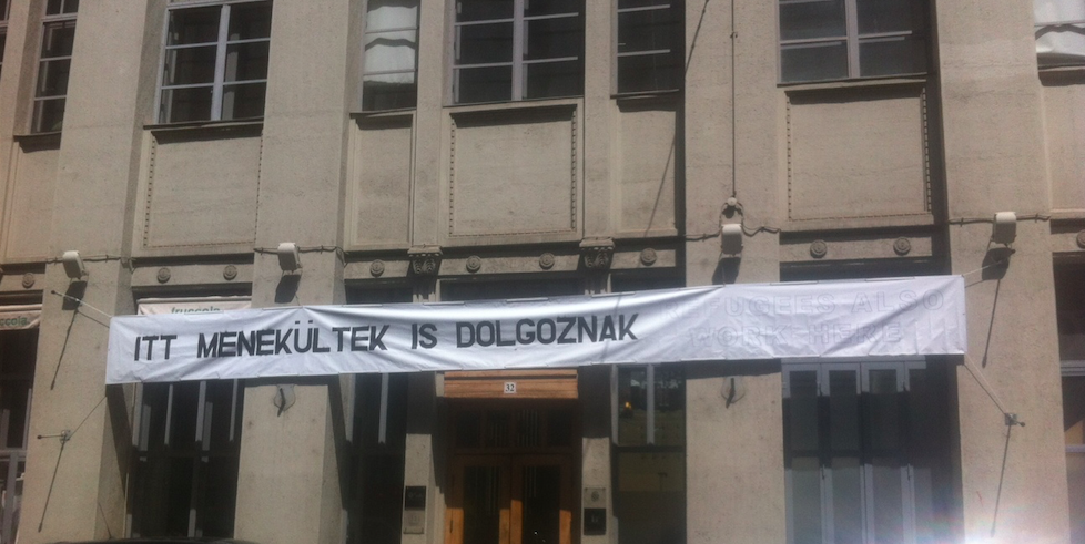 Remélem, a törvényeinket azért betartják és a kultúránkat is tisztelik