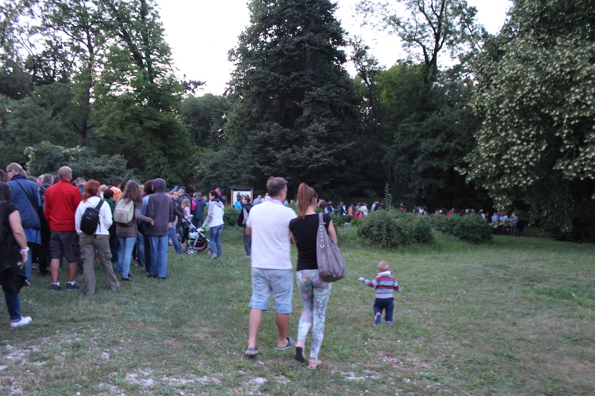 Illustration for article titled Ha én szentjánosbogár lennék, fejvesztve menekülnék még a környékről is