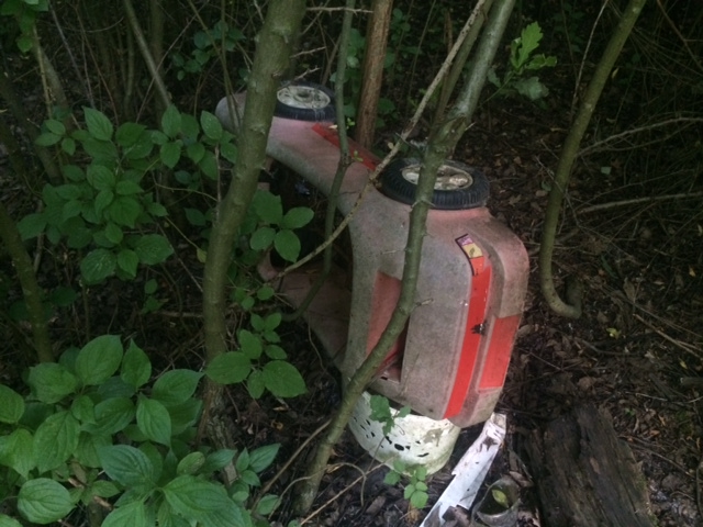 Illustration for article titled Gerillahorgászat Budapesten: benzines biciklivel a titkos tavon