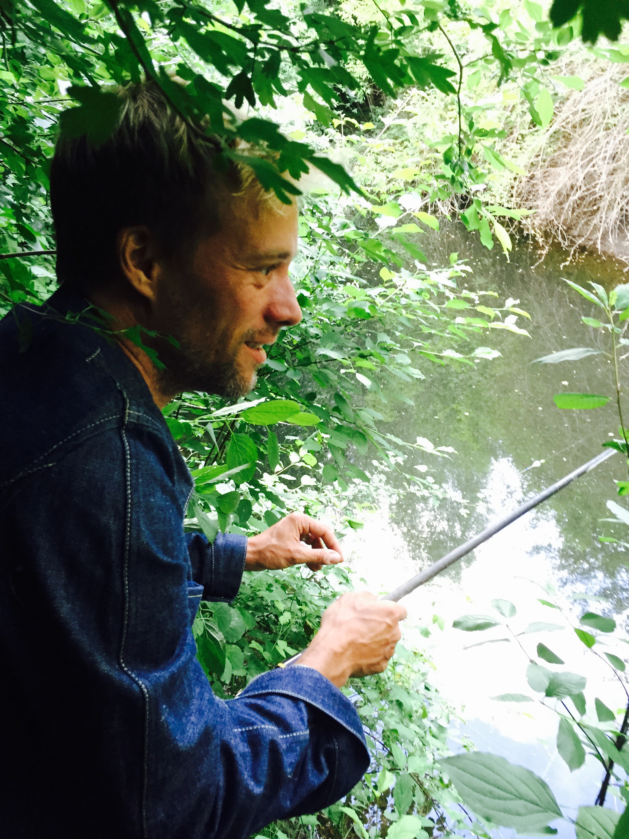 Illustration for article titled Gerillahorgászat Budapesten: benzines biciklivel a titkos tavon