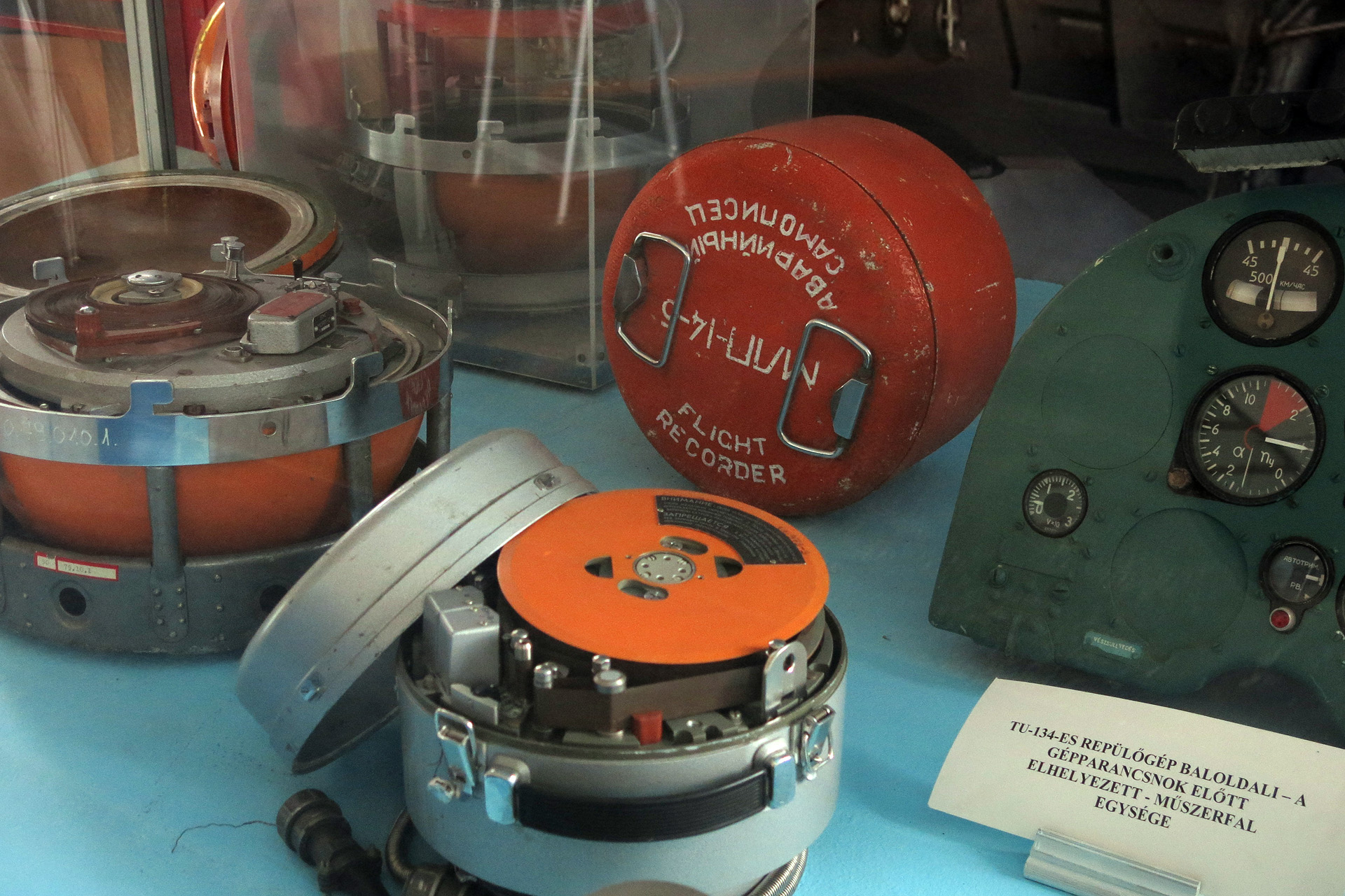 Illustration for article titled Még soha nem láttam ennyi szomorú nénit egyszerre