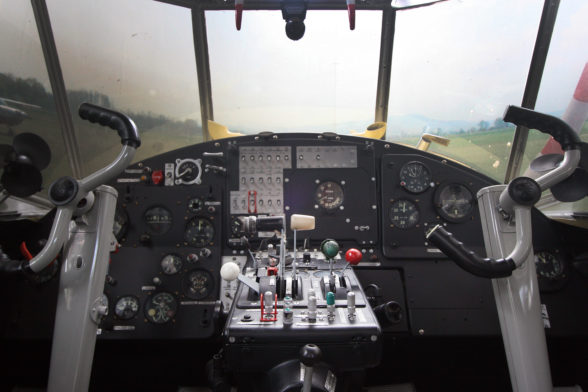 Illustration for article titled Még soha nem láttam ennyi szomorú nénit egyszerre