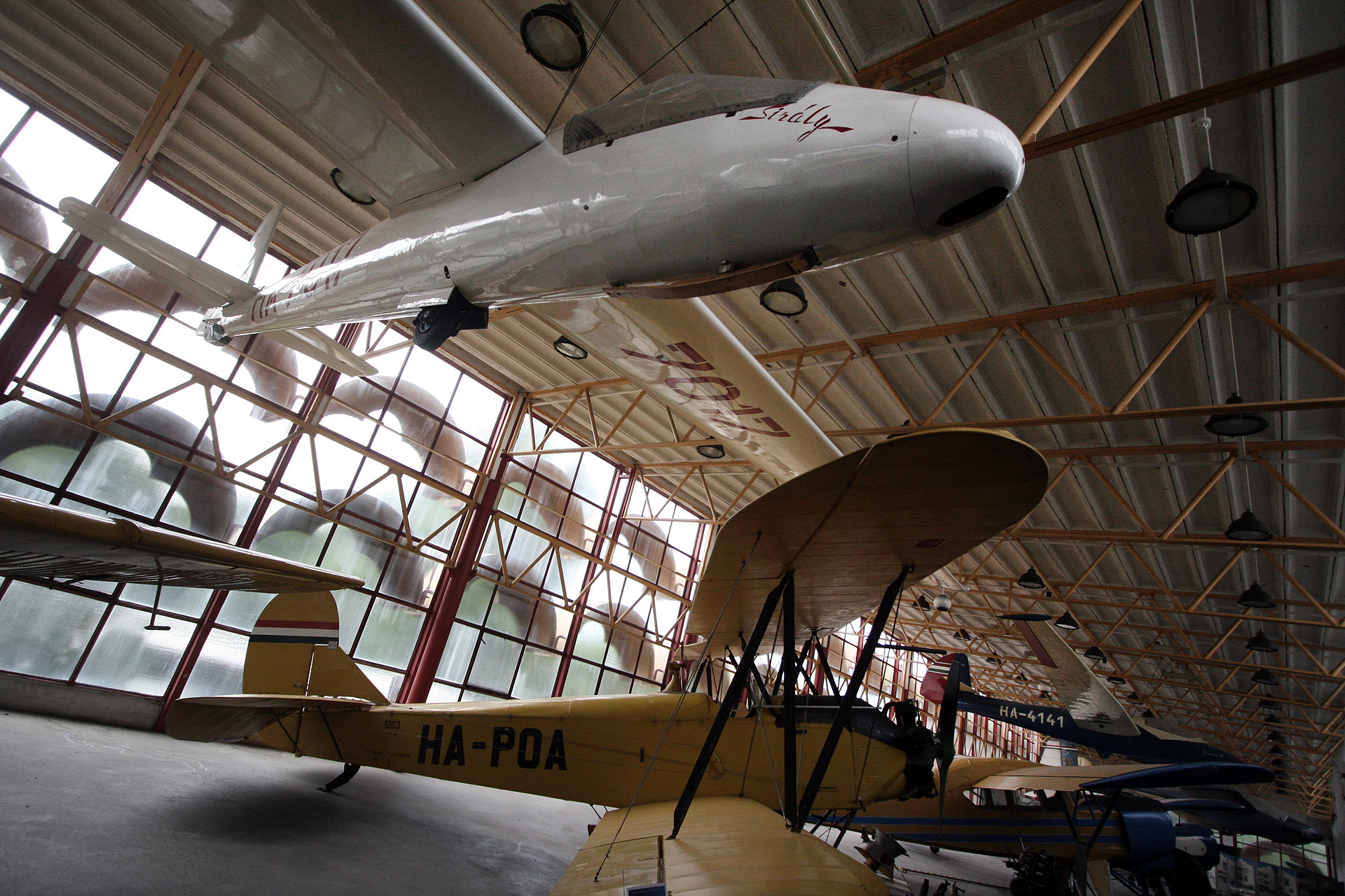 Illustration for article titled Még soha nem láttam ennyi szomorú nénit egyszerre