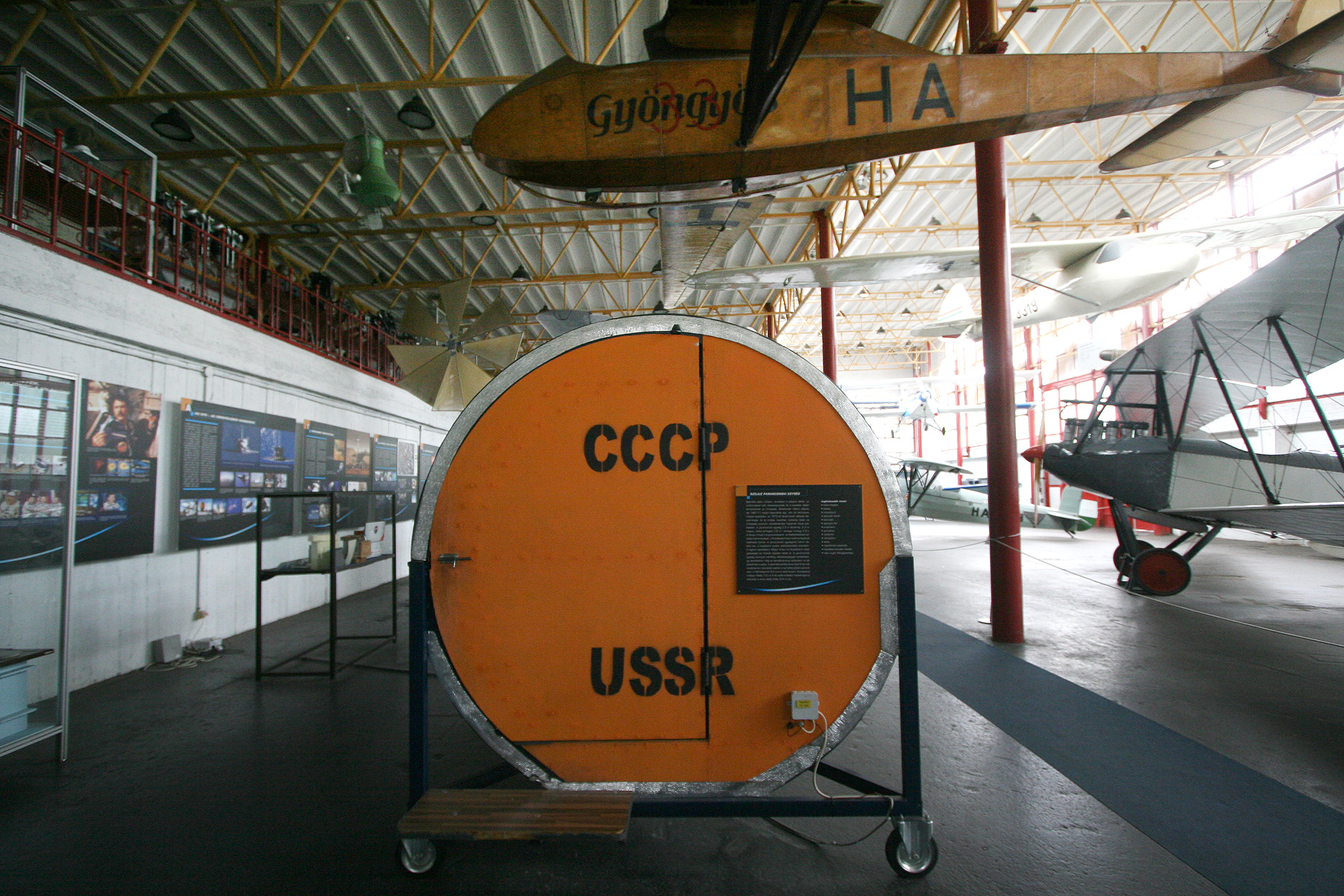 Illustration for article titled Még soha nem láttam ennyi szomorú nénit egyszerre