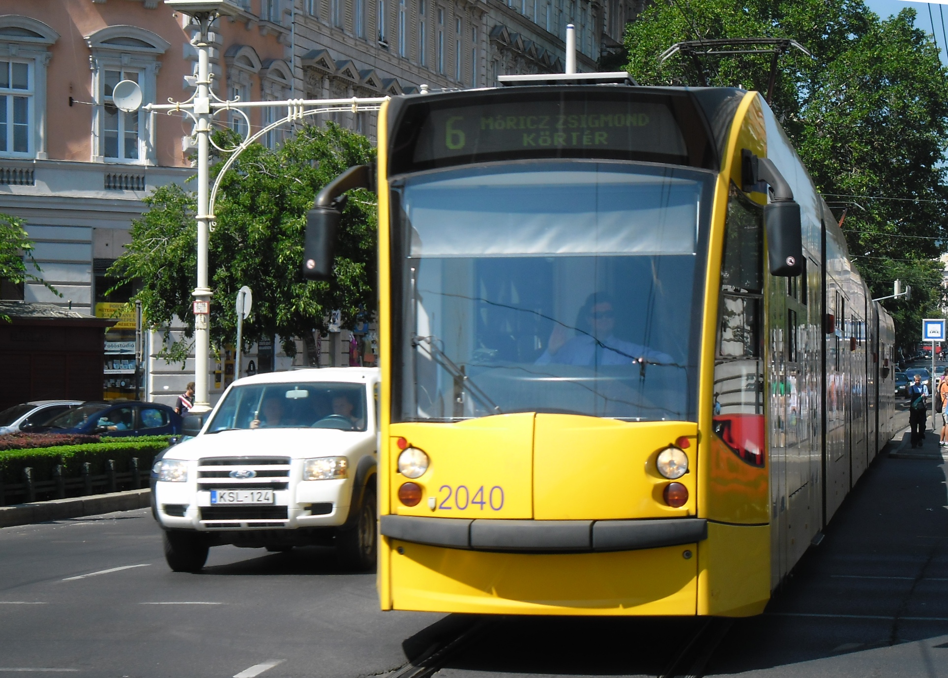 Nyílt levelet írtak a hatos megállójában fellökött nénin segítőknek