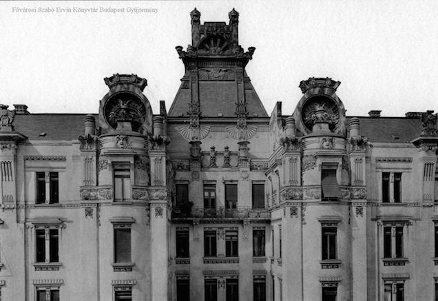 Illustration for article titled Ilyen menő lett a felújított Király Bazár homlokzata