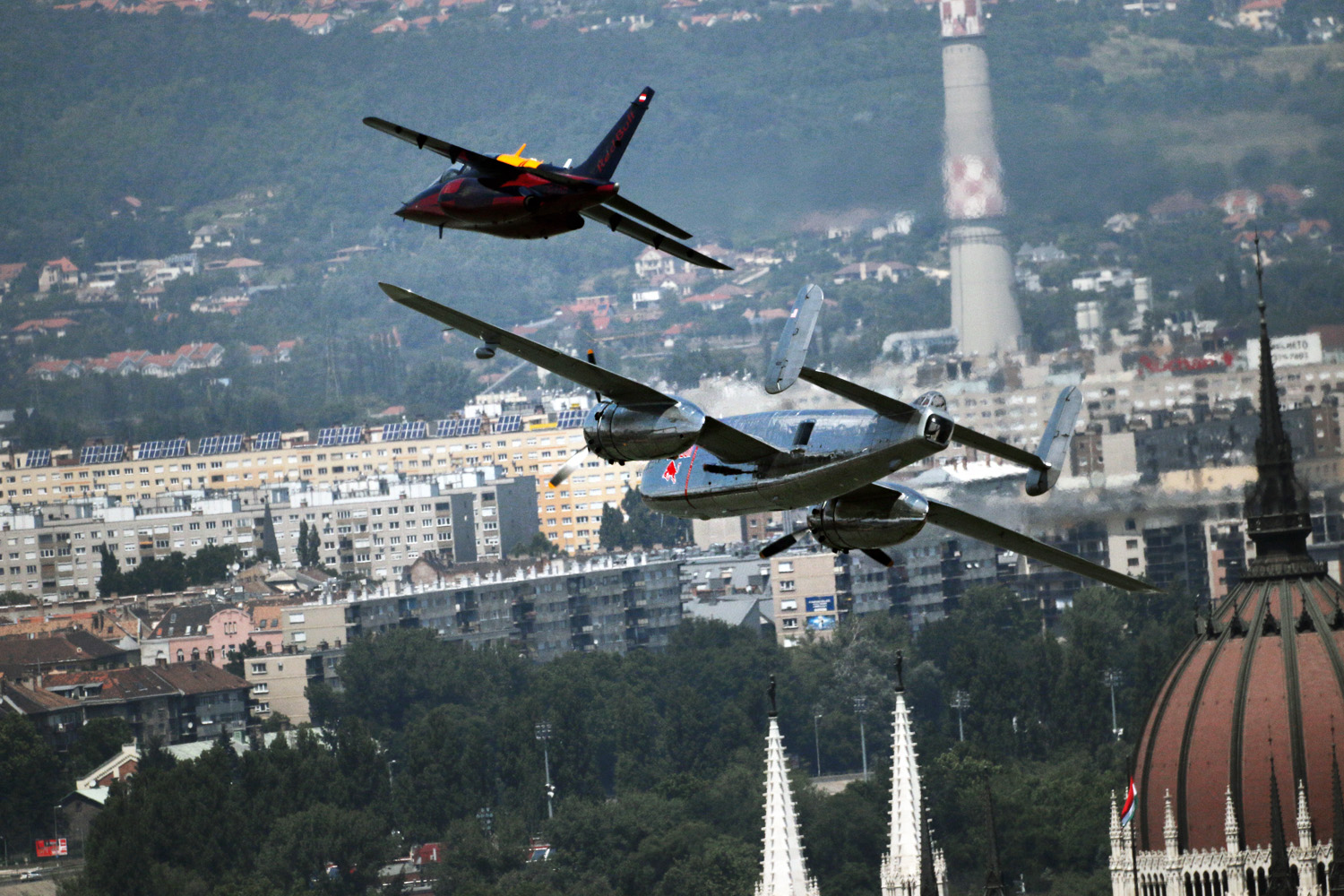 Illustration for article titled Az euroatlanti demokrácia őrzői mennydörögtek Budapest fölött