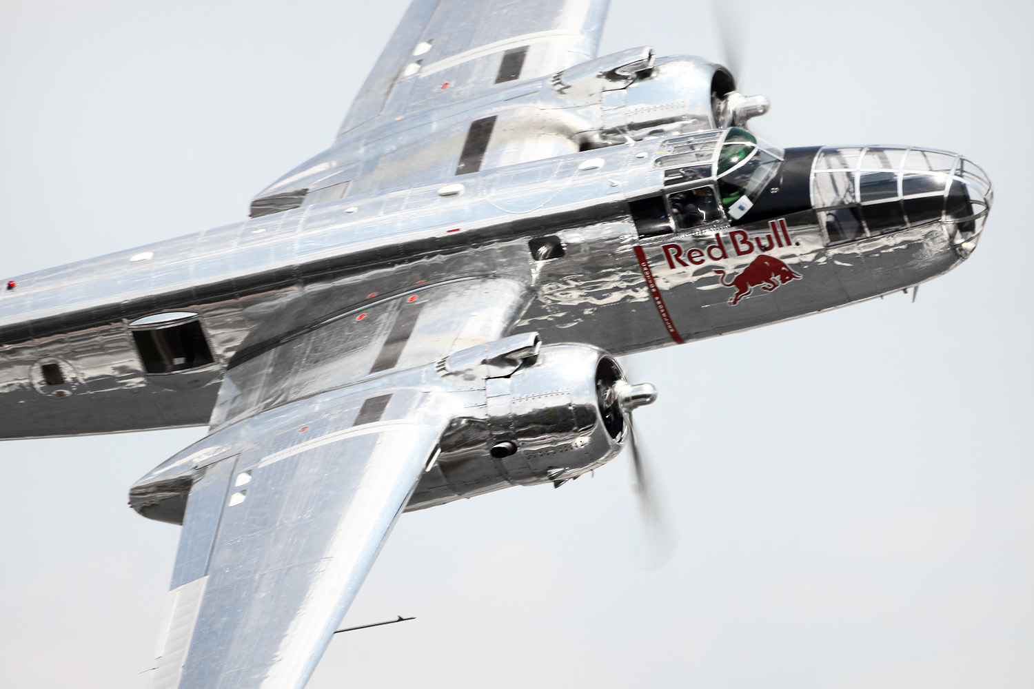 Illustration for article titled Az euroatlanti demokrácia őrzői mennydörögtek Budapest fölött