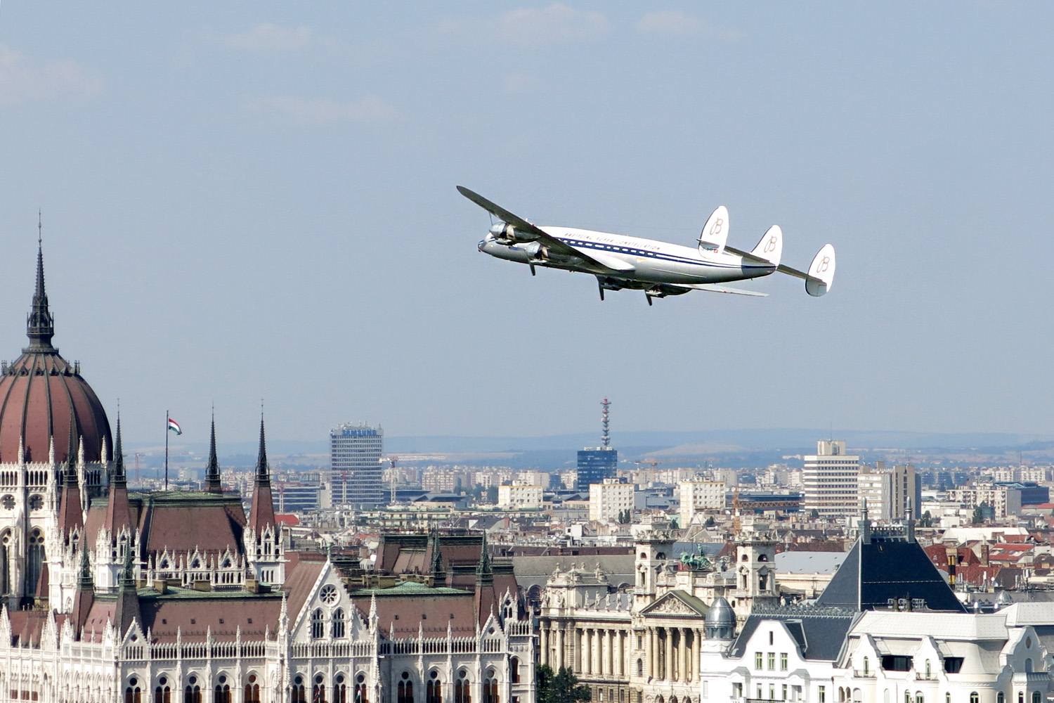Illustration for article titled A világ legszebb utasszállító gépe látogatott Budapestre