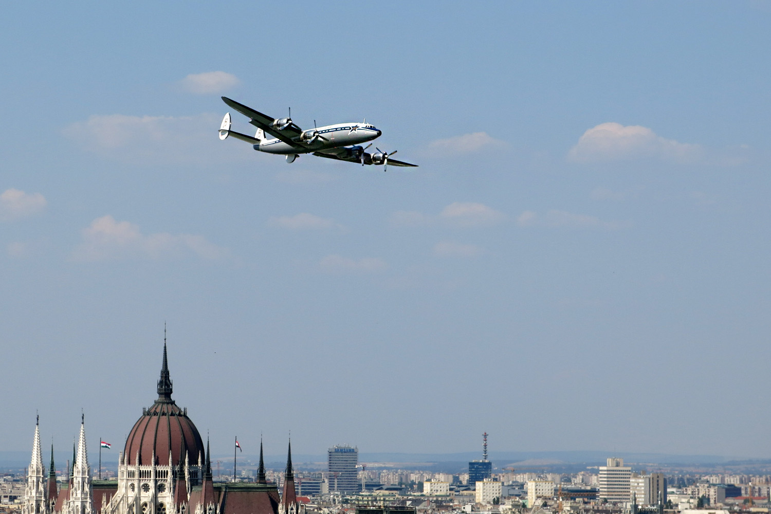 Illustration for article titled A világ legszebb utasszállító gépe látogatott Budapestre