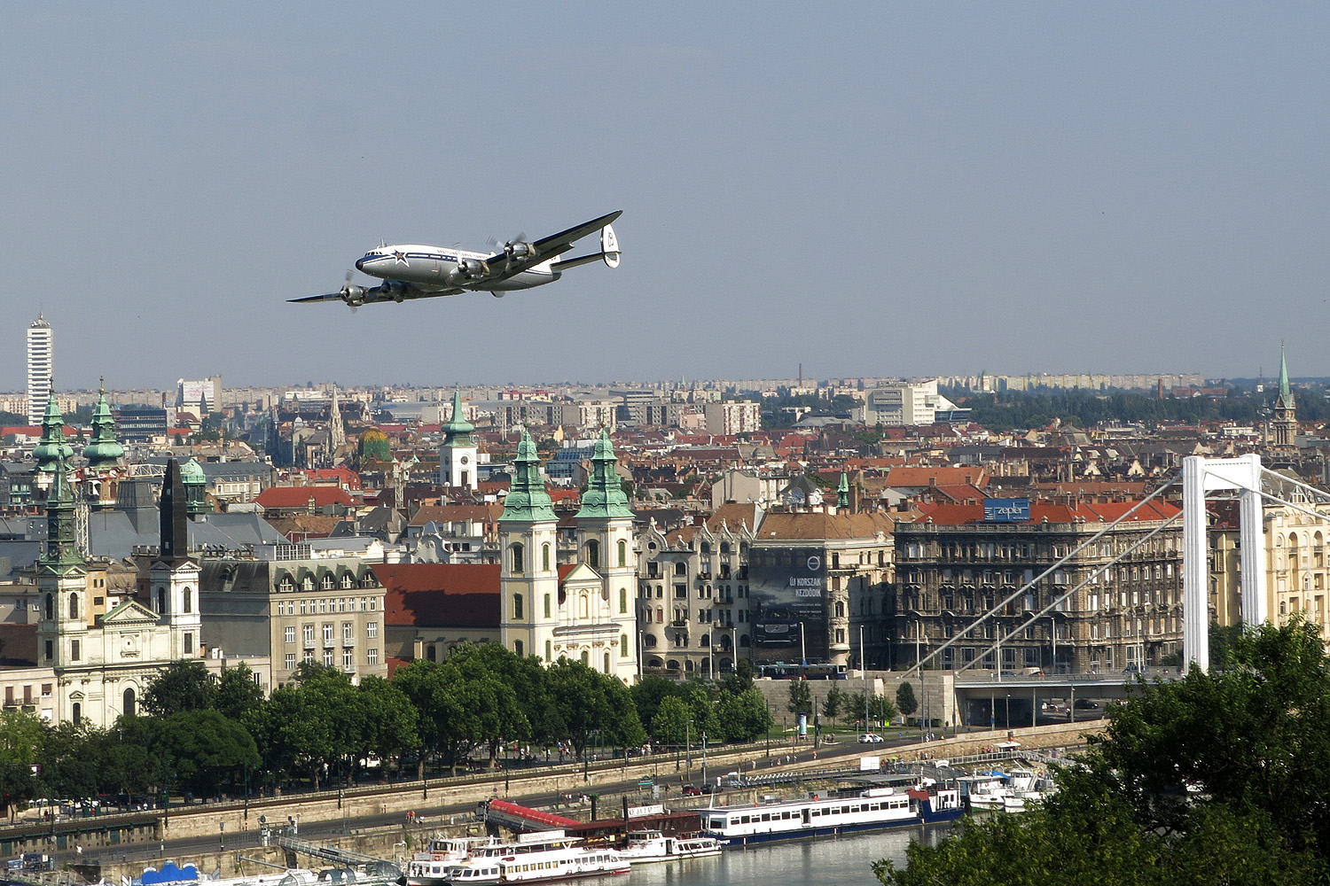 Illustration for article titled A világ legszebb utasszállító gépe látogatott Budapestre