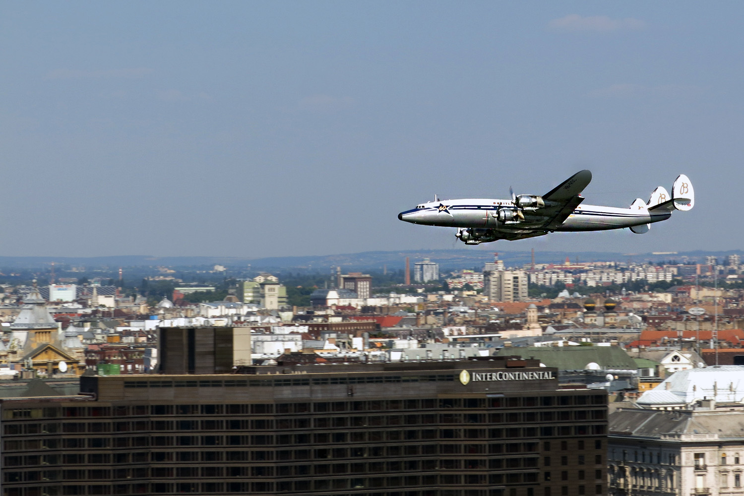 Illustration for article titled A világ legszebb utasszállító gépe látogatott Budapestre