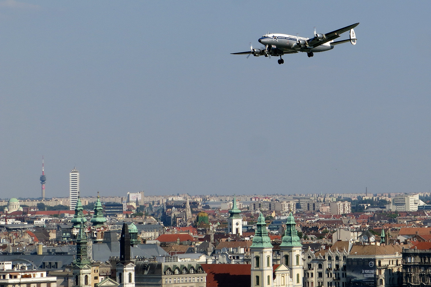 Illustration for article titled A világ legszebb utasszállító gépe látogatott Budapestre