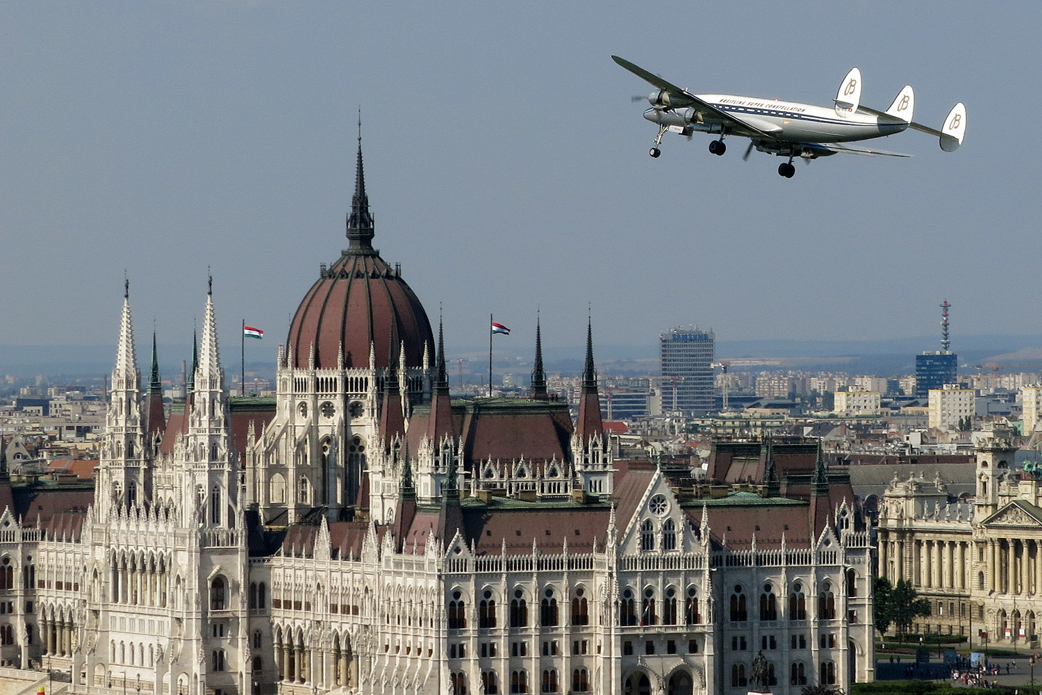 Illustration for article titled A világ legszebb utasszállító gépe látogatott Budapestre