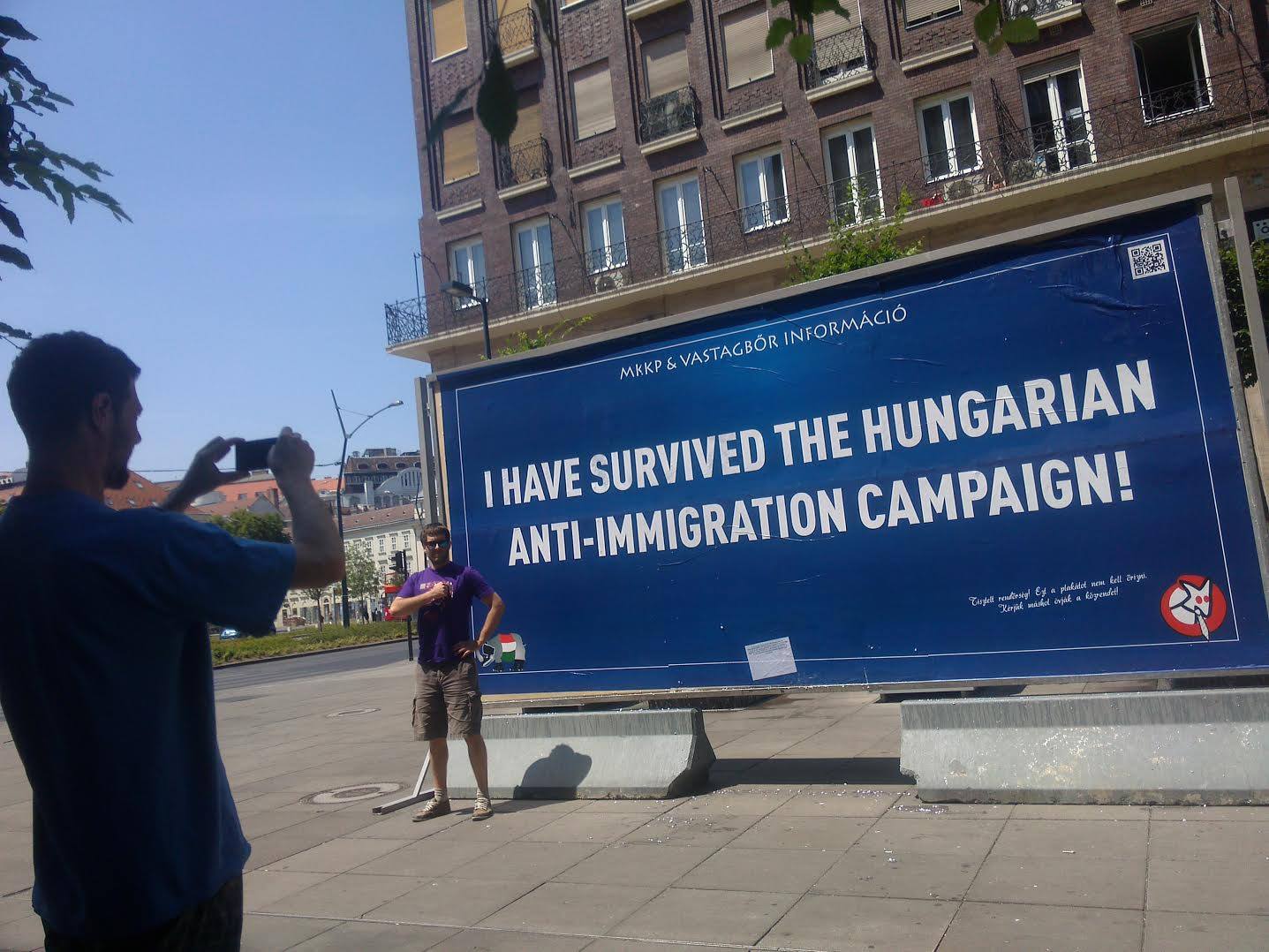 Illustration for article titled Bécsbe is kikerült az ellenplakát, a Madách térivel szelfizni is lehet