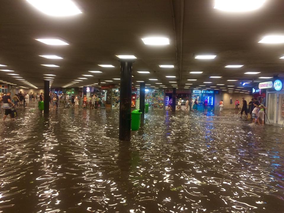 Viharmageddon Budapesten: lazachorgászhellyé alakult a metró