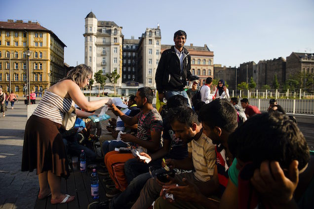 A rendőrség nem tud róla, hogy tegnap menekültekre támadtak volna