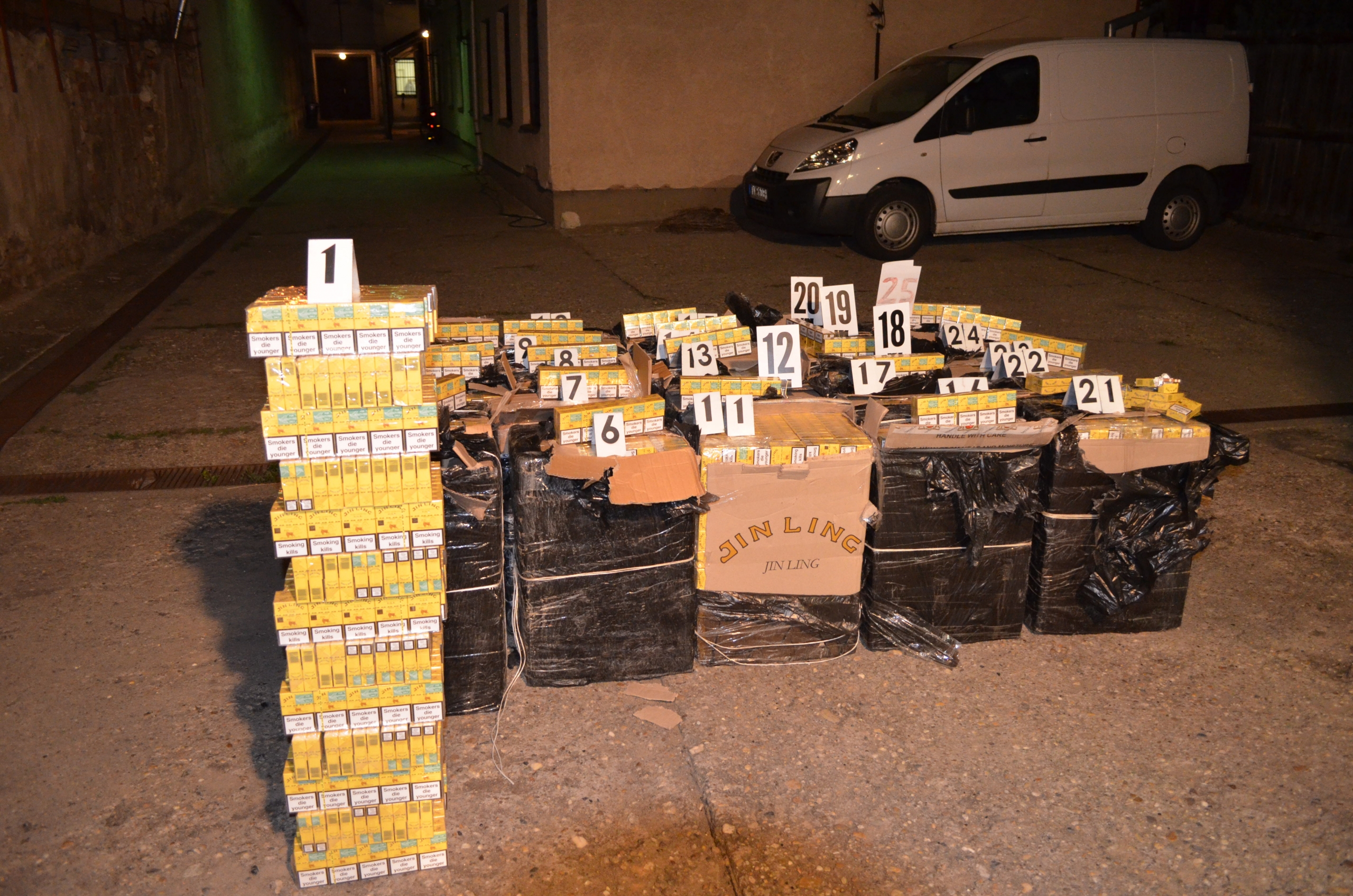 Hét határrendészt súlyos évekre ítéltek cigarettacsempészés miatt