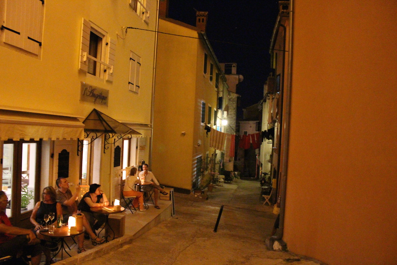 Illustration for article titled Hahó, a tenger!